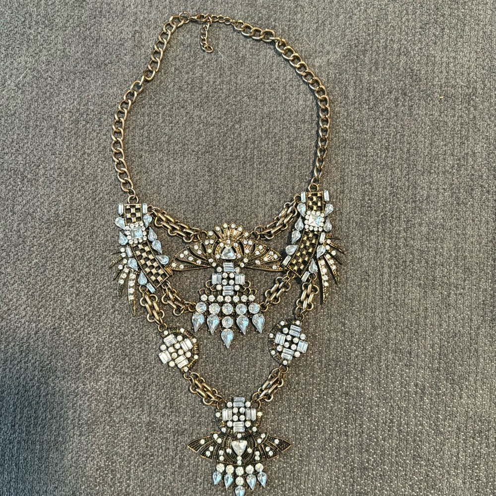 Beautiful gold drop necklace